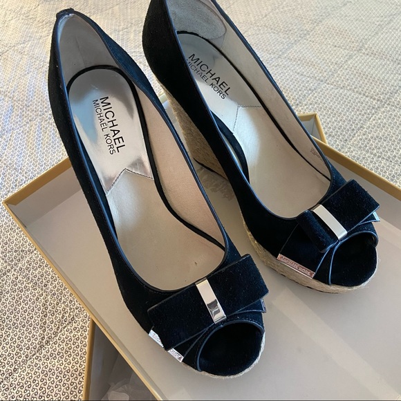 MICHAEL KORS WEDGES, Size 8 1/2 - Picture 1 of 12